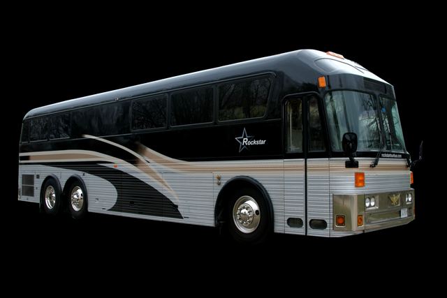 Front three-quarter view of the coach